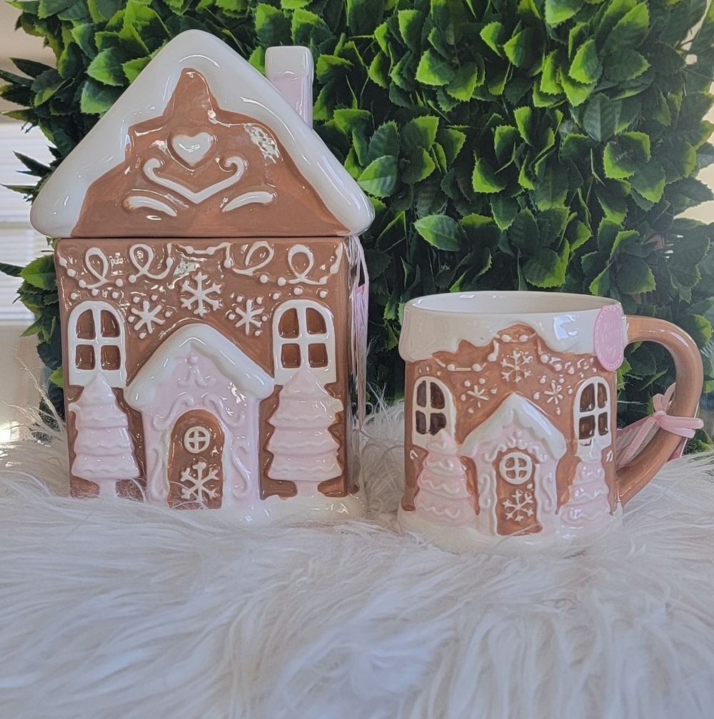 🍪 Tik Tok Viral Peppermint & Pine Gingerbread House Cookie Jar and Mug Set 🍪 - Picture 12 of 13